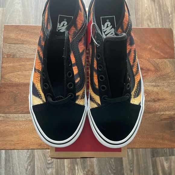 Vans - Picture 5 of 5